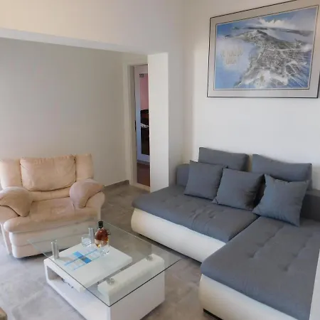 Great View Comfortable Whit Free Parking Split